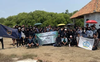 Tak Sekadar Tanam Mangrove, 96 Peserta Bersihkan Pesisir Domas Lewat Mangrove Guardians x Hiling 2026